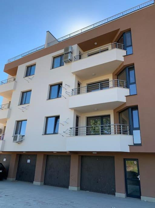 Rowing Base Apartment Plovdiv Eksteriør billede